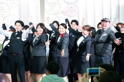 エルサンスタッフ写真